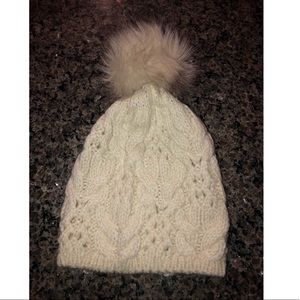 White Gap Knit hat
